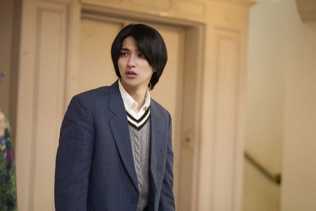 当主の息子で将来を約束された俊介を演じる横浜流星
