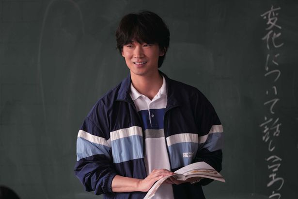  生徒思いな小学校教諭の薮下誠一は、児童・氷室拓翔への体罰で告発される