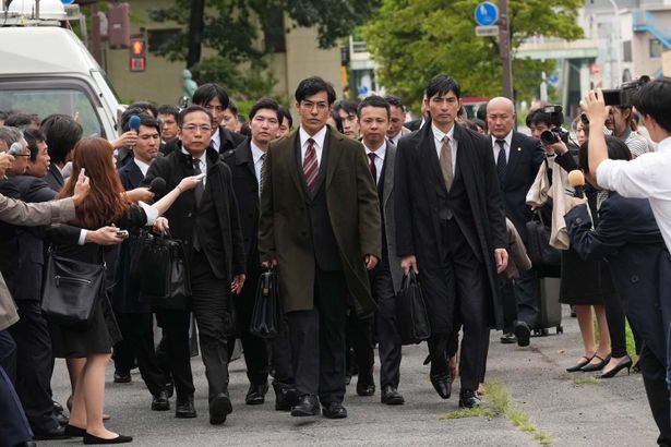 この出来事から"550人もの大弁護団"が結成され、前代未聞の民事訴訟へと発展