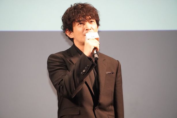 『キャンドルスティック』ジャパンプレミアに出席した津田健次郎