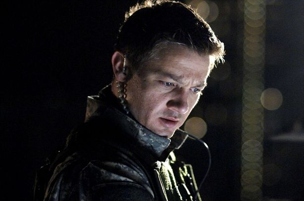 デルタフォースの狙撃手、ドイル軍曹を演じたジェレミー・レナー(『28週後...』)