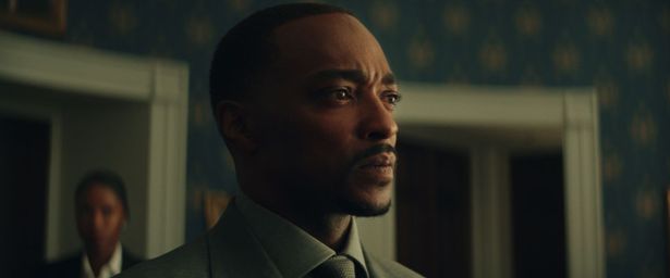 スティーブから盾を引き継いだキャプテン・アメリカとなったサム