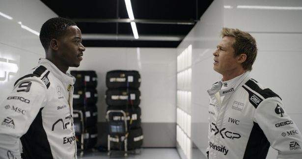 映画『F1(R)／エフワン』でソニー(ブラッド・ピット)と張り合う、ルーキードライバーのジョシュア(ダムソン・イドリス)