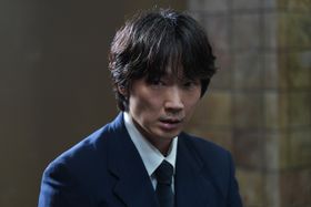 『でっちあげ　～殺人教師と呼ばれた男』で体罰事件で訴えられた教師の薮下誠一(綾野剛)