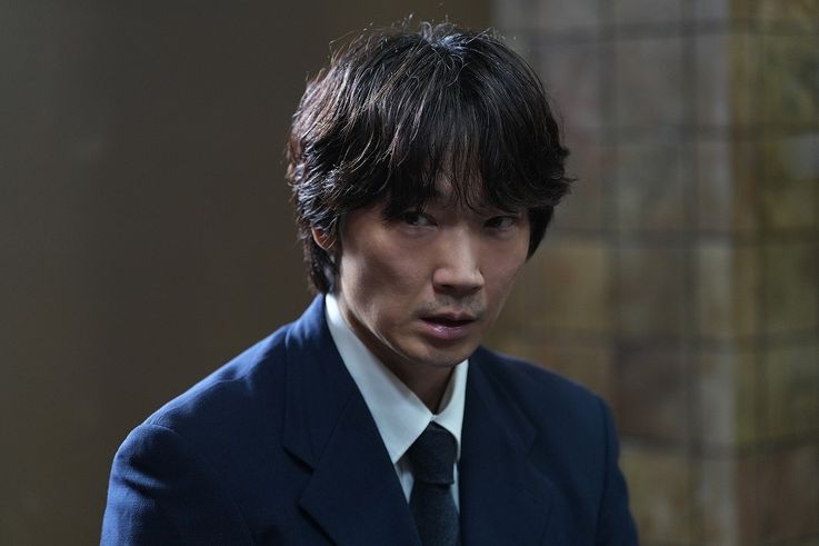 『でっちあげ　～殺人教師と呼ばれた男』で体罰事件で訴えられた教師の薮下誠一(綾野剛)