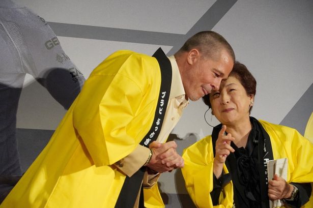 通訳の鈴木小百合さんとの身長差にもほっこり