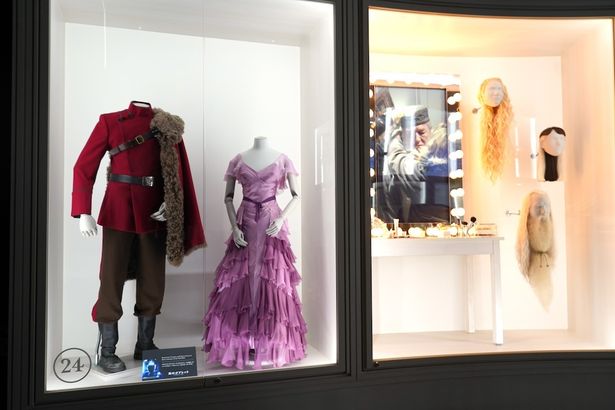 衣装展示エリアはドレスコードの参考に!?