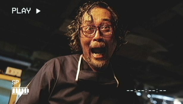 ギャレス・エヴァンスと親交のあるティモ・ジャヤントが監督を手掛けた「The Subject」(『V/H/S 94』)