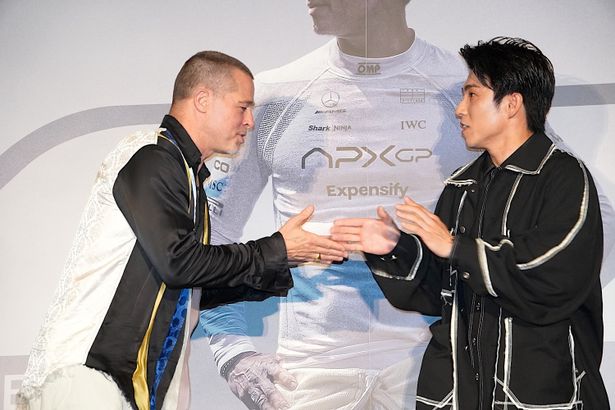 ブラッド・ピットと握手！感激しきりの中尾明慶
