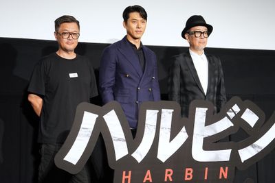 ヒョンビン、ウ・ミンホ監督が来日！映画『ハルビン』(7月4日公開)のジャパンプレミアにリリー・フランキーと共に登場