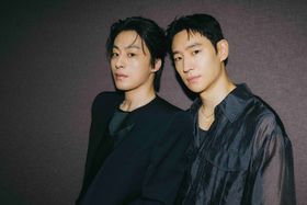 写真撮影もインタビュー中もずっと仲良しだった2人