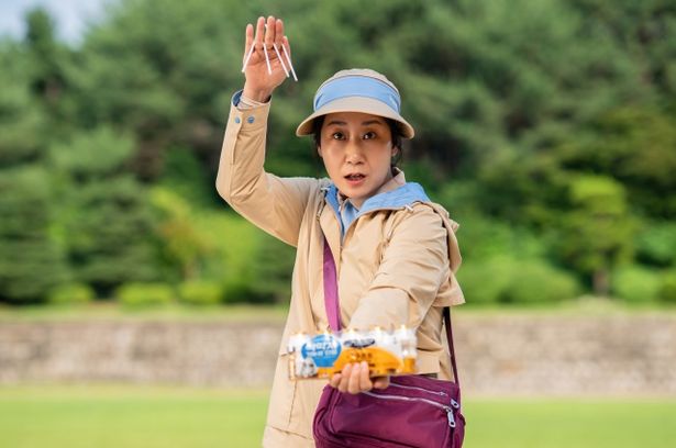 ラ・ミラン演じるソンニョは、自身の超能力を自覚できていないようだが…(『ハイファイブ』)