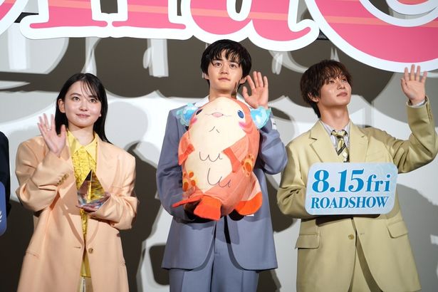 打ち合わせなしで衣装のカラーリングがリンクしたと大喜び