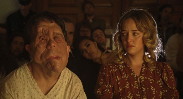 シンバーグ監督の前作『Chained For Life』では主演を務めたアダム・ピアソン