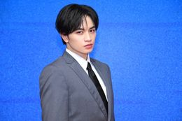 中島健人の“スーパーマン愛”が炸裂！