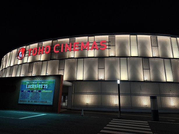 夜間はライトアップされてとてもきれい