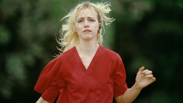 Z・バーグが手掛けた「LOVE HURTS」をバックに、流血したレディが観客のほうに走ってくるオープニングカット