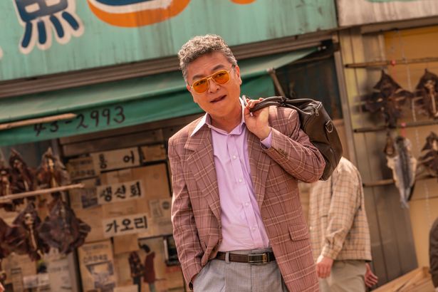 釜山の詐欺師のキム教授を演じる名バイプレーヤー、キム・ウィソン