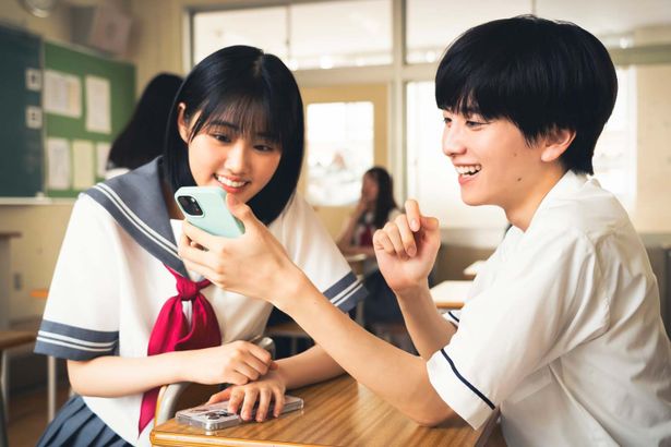  李仁はクラスメイトの葵にひと目惚れ