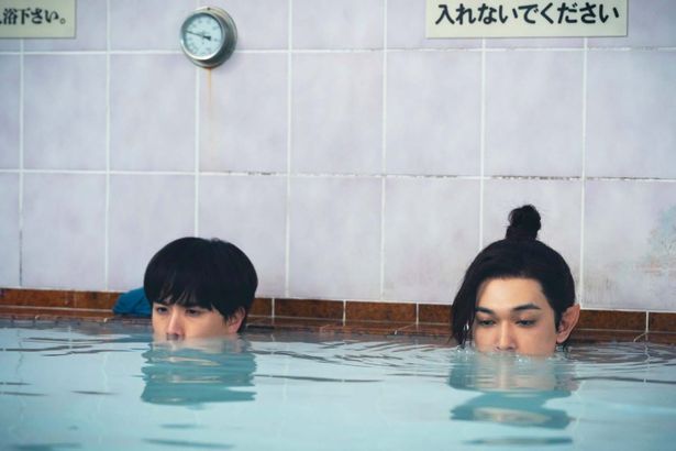 蘭丸は李仁の家の銭湯に住み込みで働いている