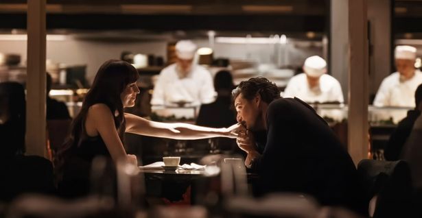 ペドロ・パスカルが“完璧な男性”ハリーを演じる