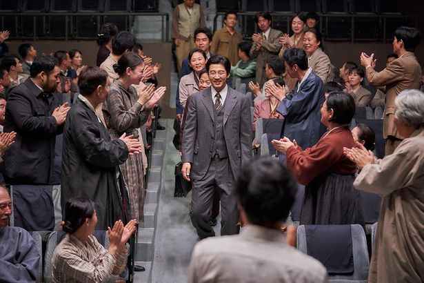 日本語を強要され、朝鮮語の使用を禁じられていた人々が言葉を守るために命を懸けて辞書作りに打ち込む『マルモイ　ことばあつめ』