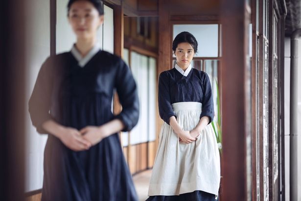 「使用人」と「お嬢様」それぞれの視点で物語が展開される(『お嬢さん』)