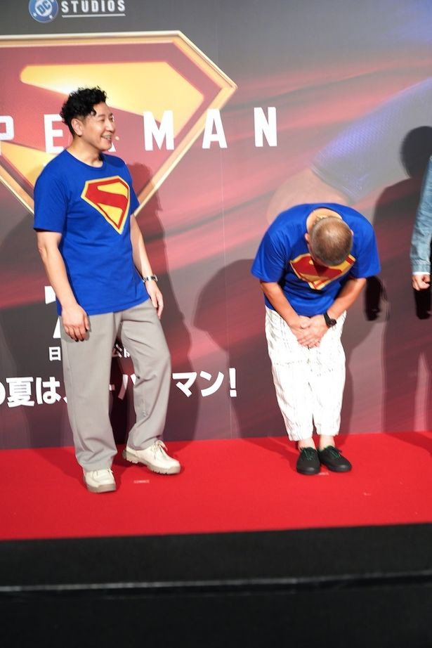 「スーパーマン初心者なのにアンバサダーをやってすみません」と謝罪("S"hazai)し笑わせた