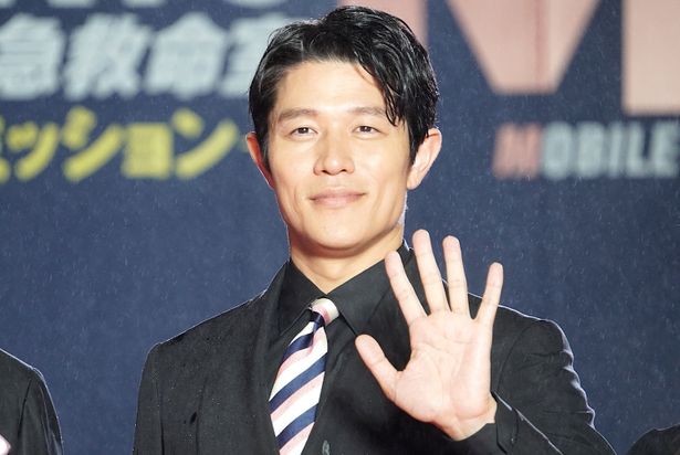 ファンの体調を気遣った鈴木亮平