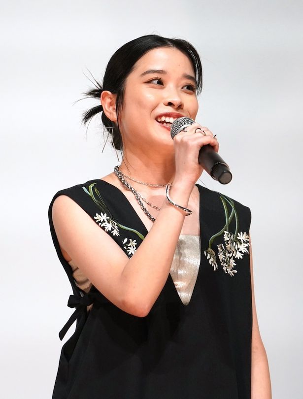 自伝的小説で成功したARISA役の円井わん
