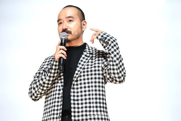 野島との一騎打ちシーンが印象的だったという映画監督役の岩崎う大(かもめんたる)