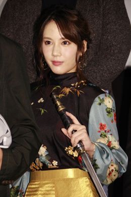 剣を操るフレッシュな女優・山本千尋とは？