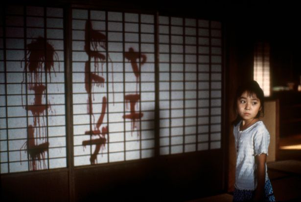 Jホラーの影響を受け、前3作から一気に作風が変わった『学校の怪談４』