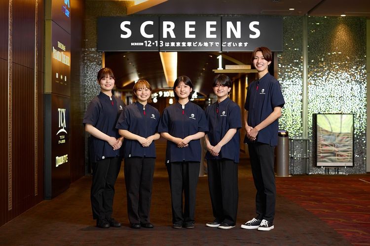 「SHIPS」が監修！TOHOシネマズのスタッフユニフォームが22年ぶりに刷新
