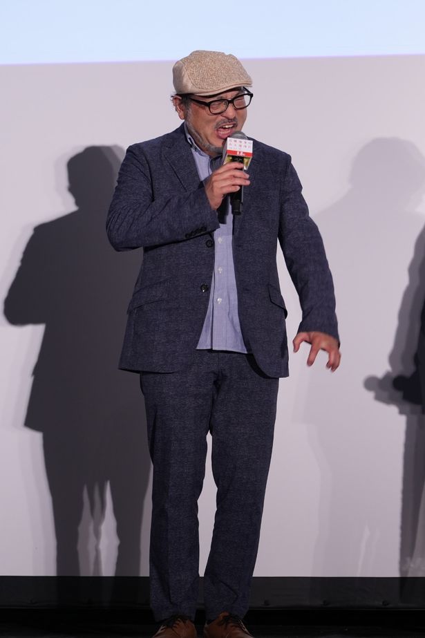 ホラー演技を実演していた白石監督