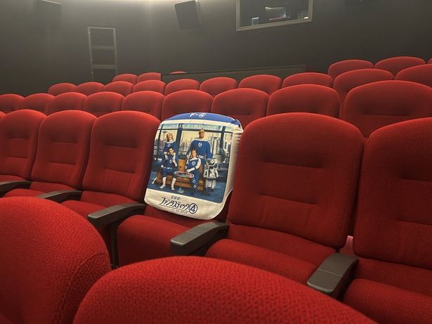 全国127劇場の『ファンタスティック４』上映スクリーンで、「F-4」の座席が特別シートになる！(※シート装着画像はイメージとなります)