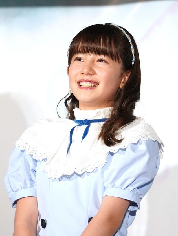 アリス役のマイカ ピュ