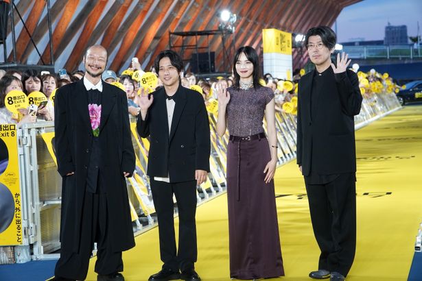 『８番出口』国内初イベント「88ｍ無限ループカーペットアライバル」が行われた