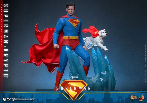 【写真を見る】相棒のスーパーワンコがかわいい！『スーパーマン』のアイテムをチェック(「【ムービー・マスターピース】『スーパーマン(2025)』1/6スケールフィギュア スーパーマン＆クリプト」)
