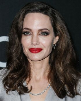 女性から人気ナンバーワンの眉はアンジーに決定！