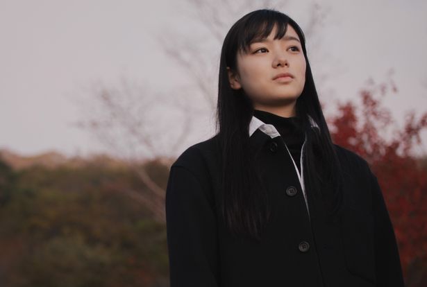カリスマ的存在である莉花を蒼戸虹子が演じる