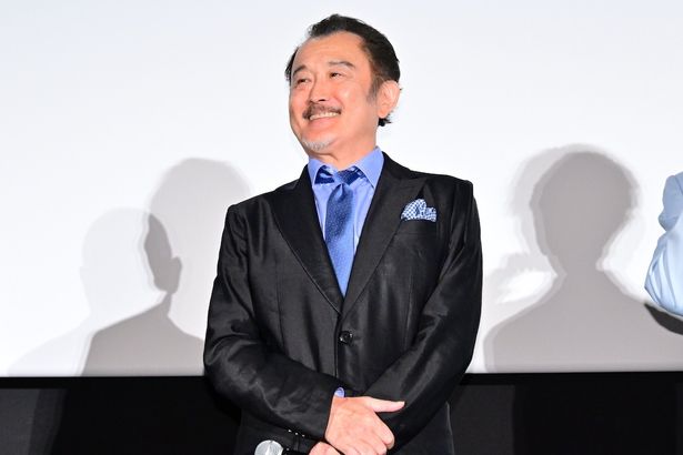 吉田鋼太郎は撮影現場で初対面の渡辺に「おはよう、翔太」と笑顔であいさつ