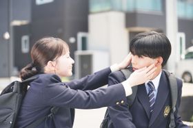 長尾謙杜＆山田杏奈Ｗ主演『恋に至る病』一途な想いと疑念が交錯する場面写真が公開