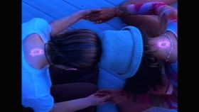 ダークでメランコリックな場面写真公開！『テレビの中に入りたい』新鋭監督ジェーン・シェーンブルンの“創作の源”とは