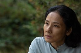 約30年後の悦子を演じた吉田羊