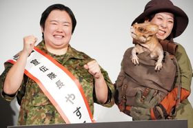 やす子、かわらしい恐竜と対面！恐ろしい恐竜は、「映画で観るのが一番」とのこと