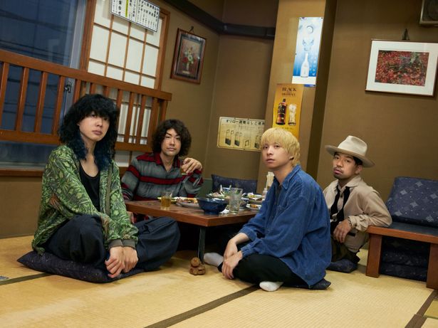 【写真を見る】主題歌と音楽を担当したクリープハイプ