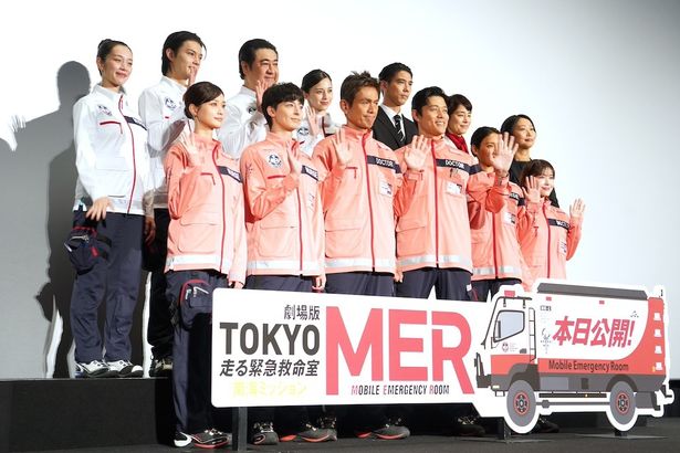 ピンクチーム、白チームとチームカラーで呼び合う場面も