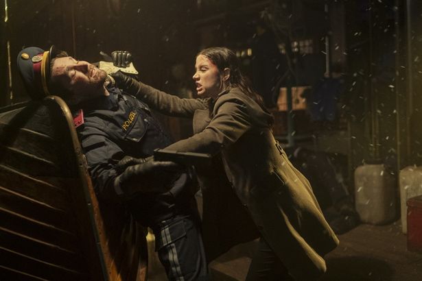組織の承認を得ずに独自の行動を開始するイヴ(『バレリーナ：The World of John Wick』)