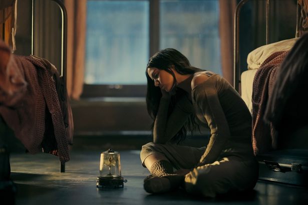 最愛の父を殺され、天涯孤独の身となったイヴ(『バレリーナ：The World of John Wick』)